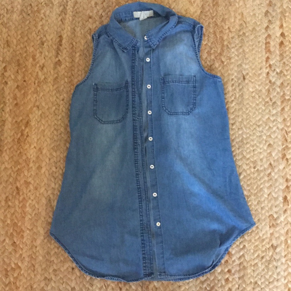 Sleeveless chambray shirt, small
